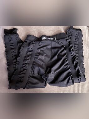 Skinnify Resistance Band Leggings Black Smaller Waistband Size Medium EUC